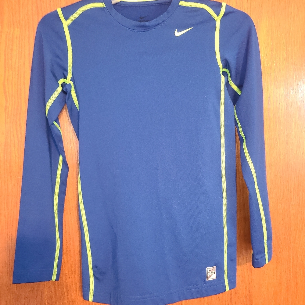 Nike Pro Combat YM long-sleeved shirt.